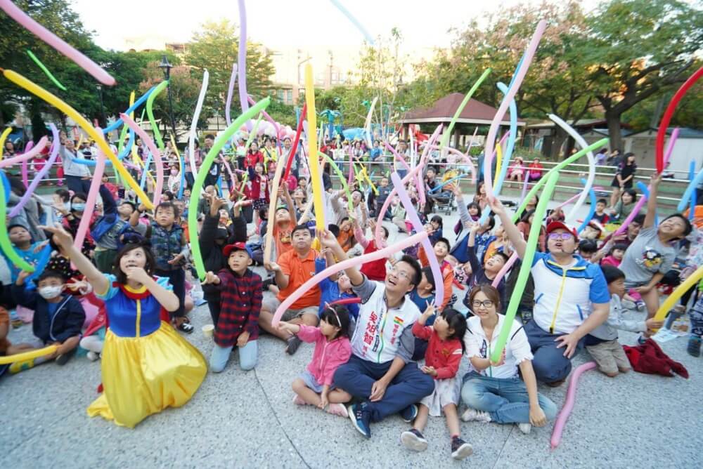 「魔法音樂歡樂劇-小智寶可夢之旅」活動，24日在竹縣竹北市兒八公園歡樂登場